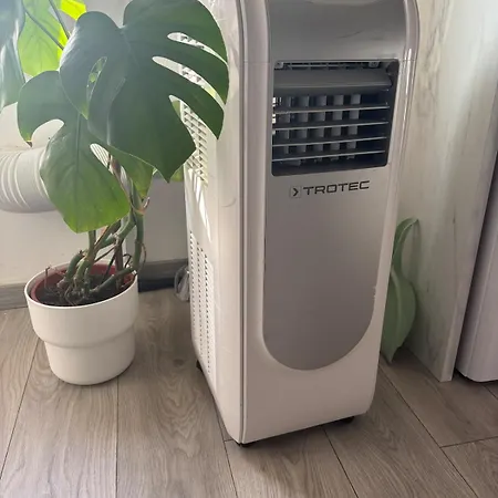 Climatise , Refait A Neuf Et Centre * Sète